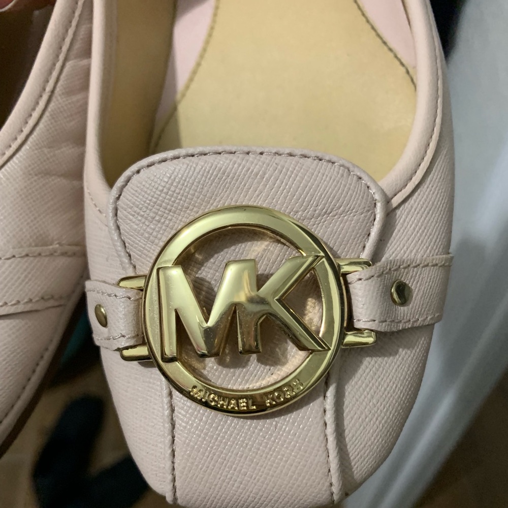 Blush mk flats